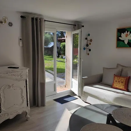 Magnifique Rez De Jardin Tropezien Apartment *